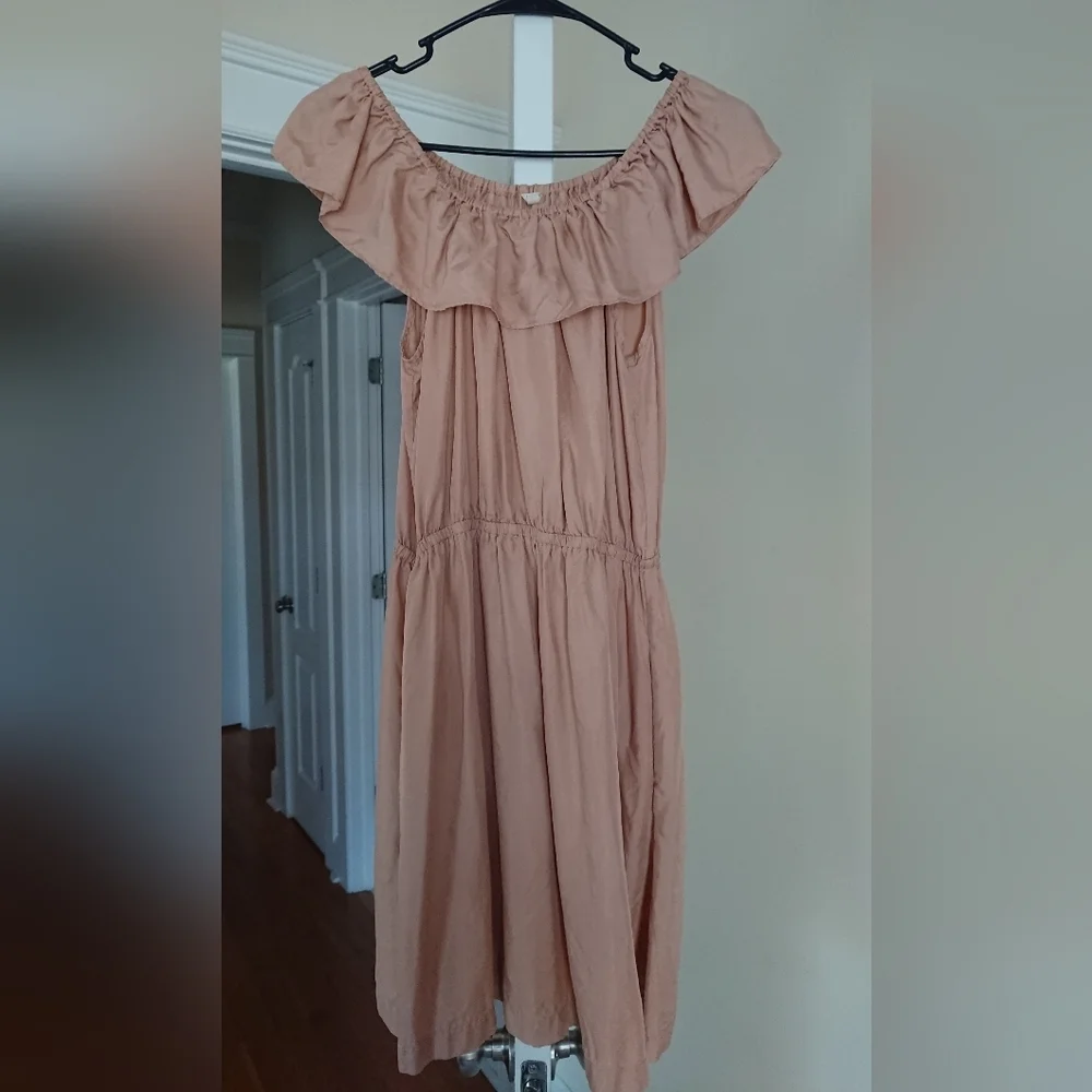 J. Crew The light pink/blush ruffled shoulder 100% silk dress size Small